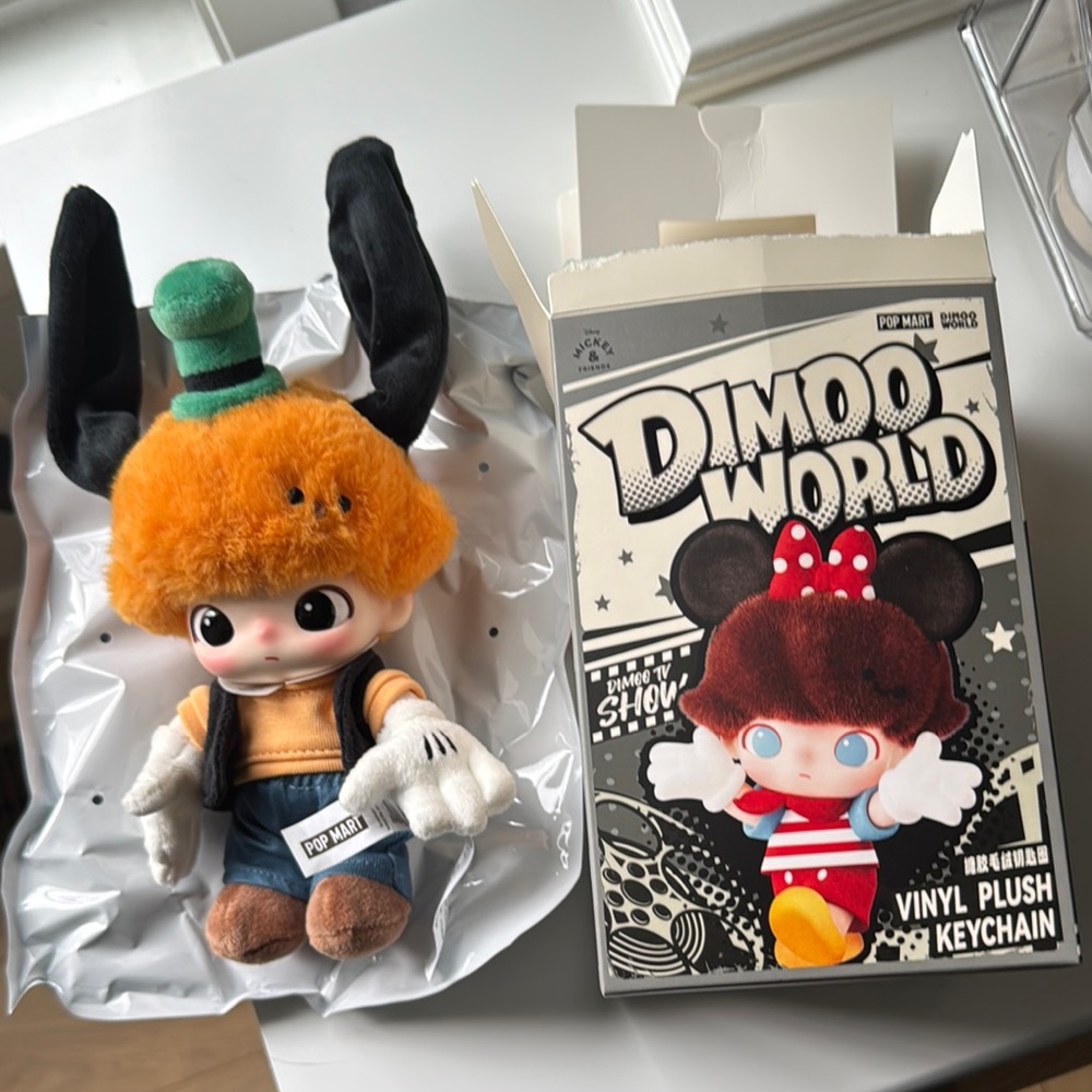 DIMOO World x Disney Vinyl plush Goofys Prank pendant